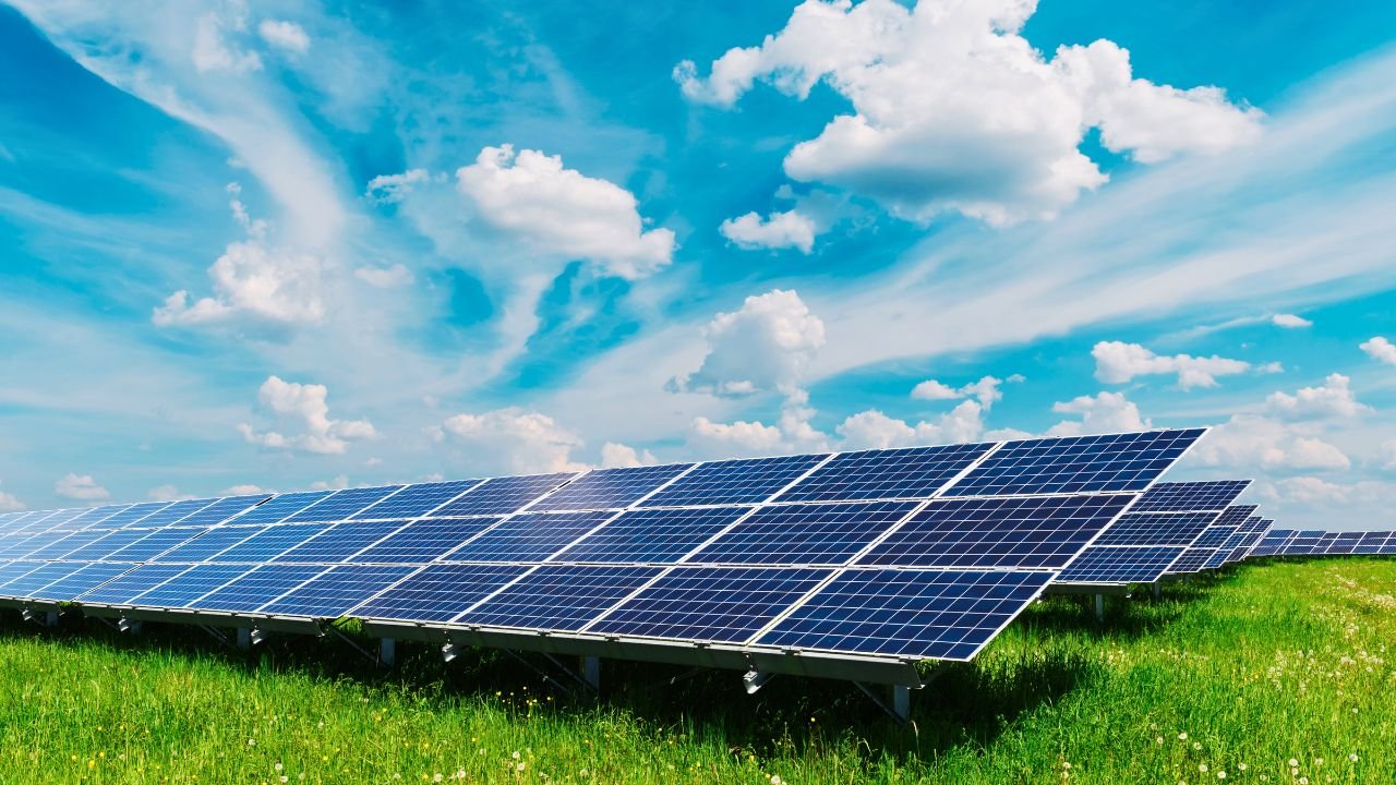 How Can Solar Panels Be Used to Decrease Flooding Issues in Miami